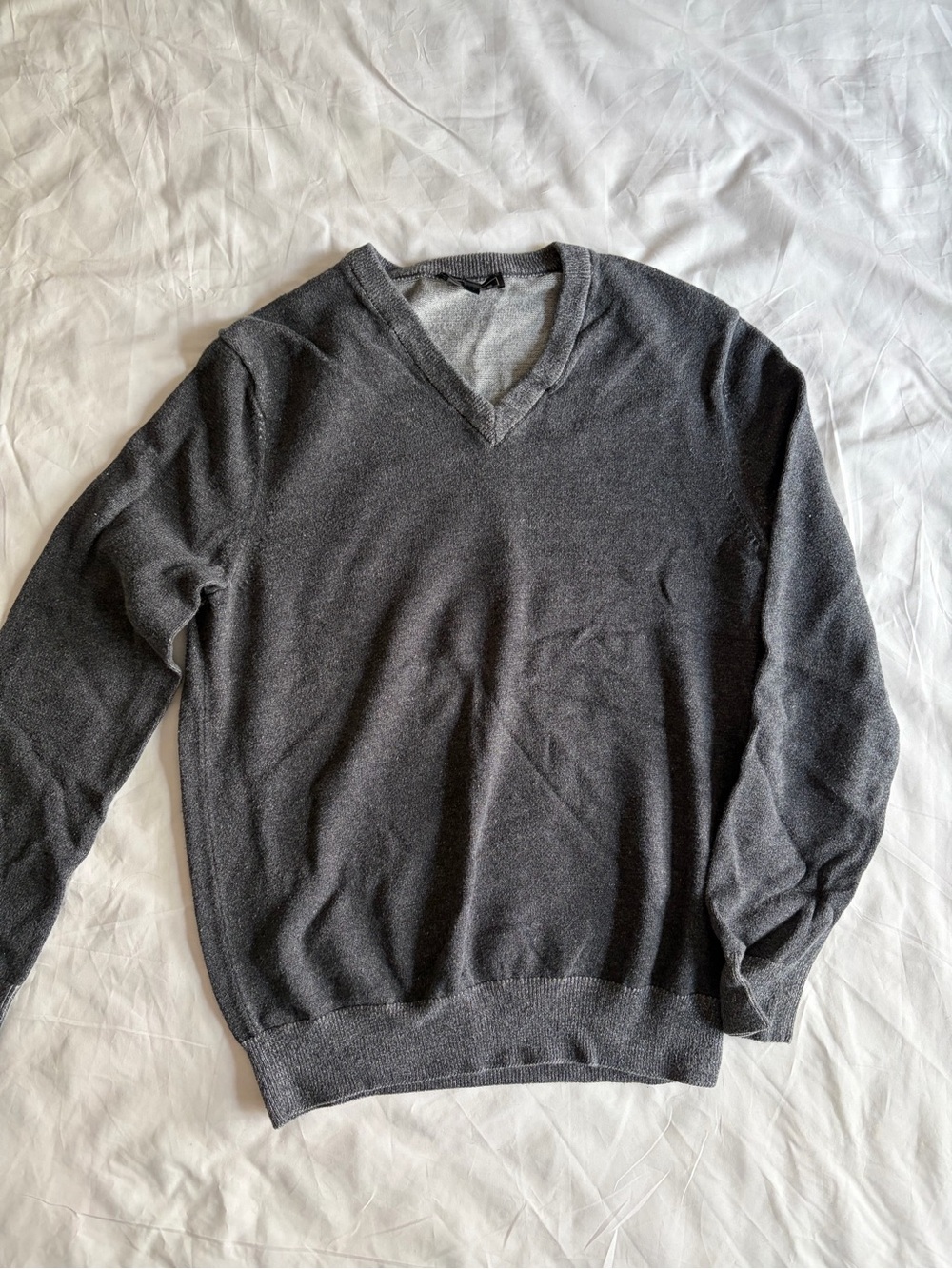 Express Men's V-Neck Sweater in Charcoal